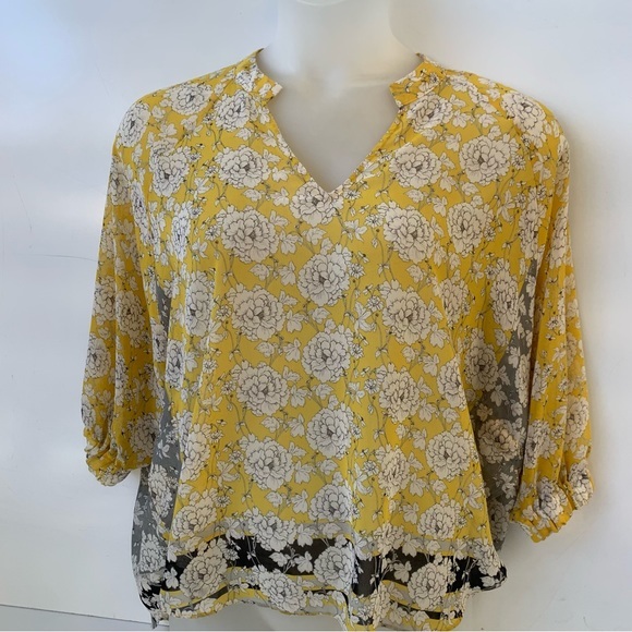 CABI Floral Tunic blouse in Small. Soft yellow and‎ gray that fades to d… - Picture 3 of 12